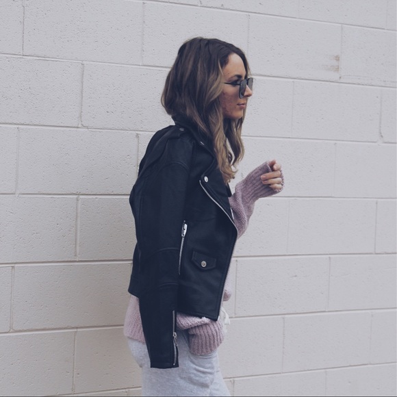 Meet your Posher, Jenna - Picture 2 of 2